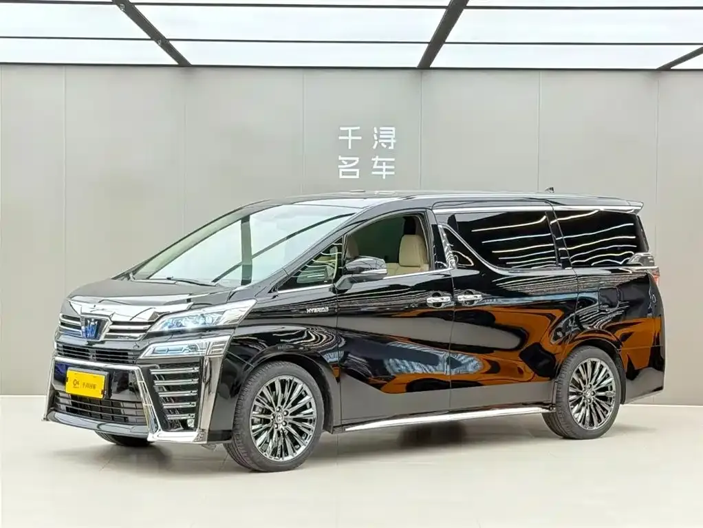 Toyota Vellfire — фото 1