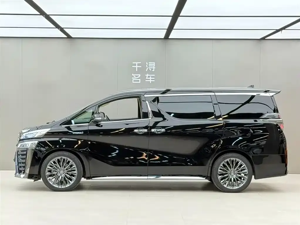 Toyota Vellfire — фото 8