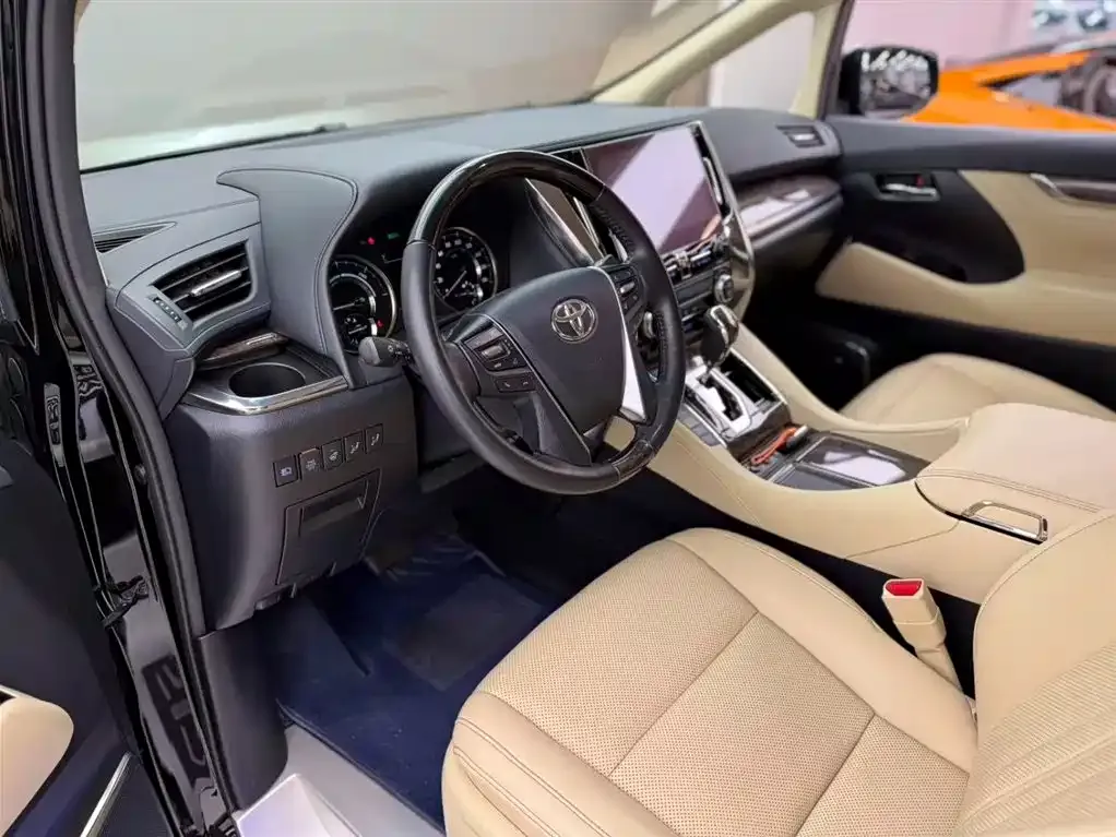 Toyota Vellfire — фото 4