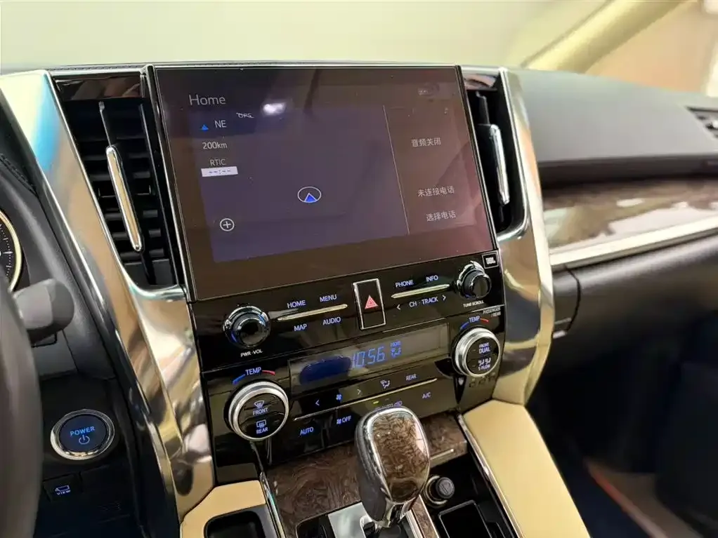 Toyota Vellfire — фото 6