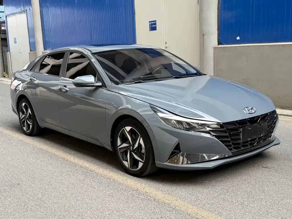 Hyundai Elantra — фото 9