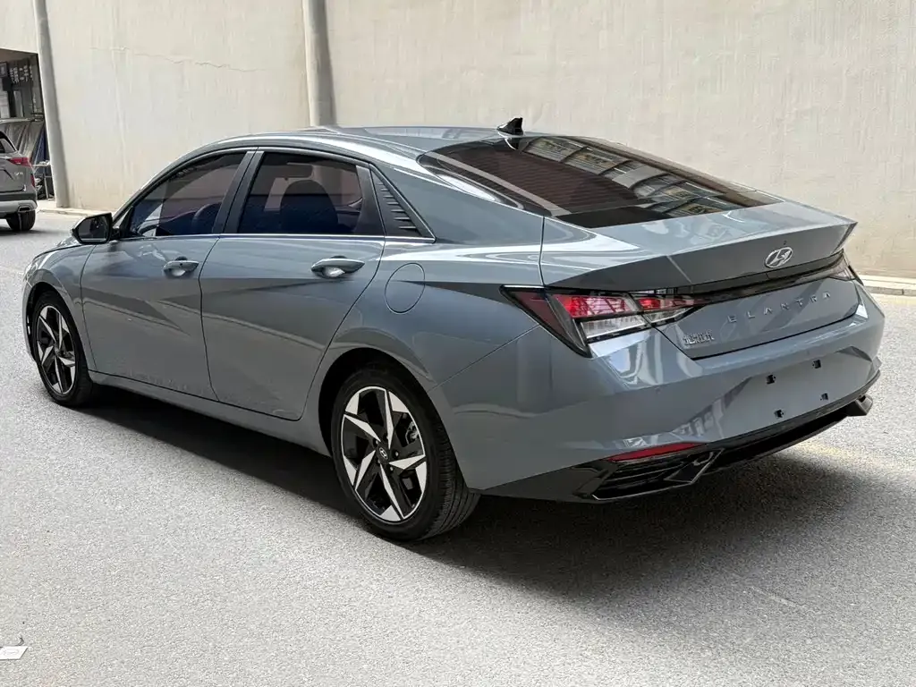 Hyundai Elantra — фото 8