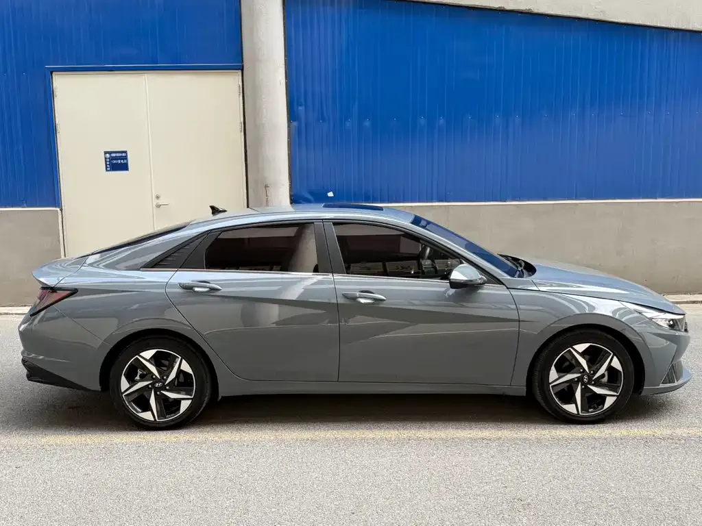 Hyundai Elantra — фото 7