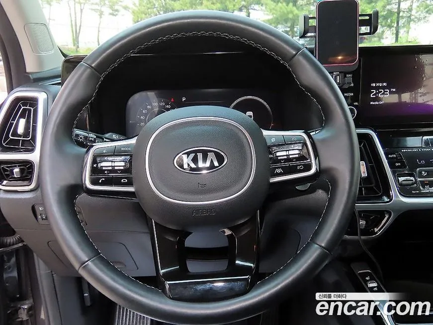 Kia Sorento — фото 10