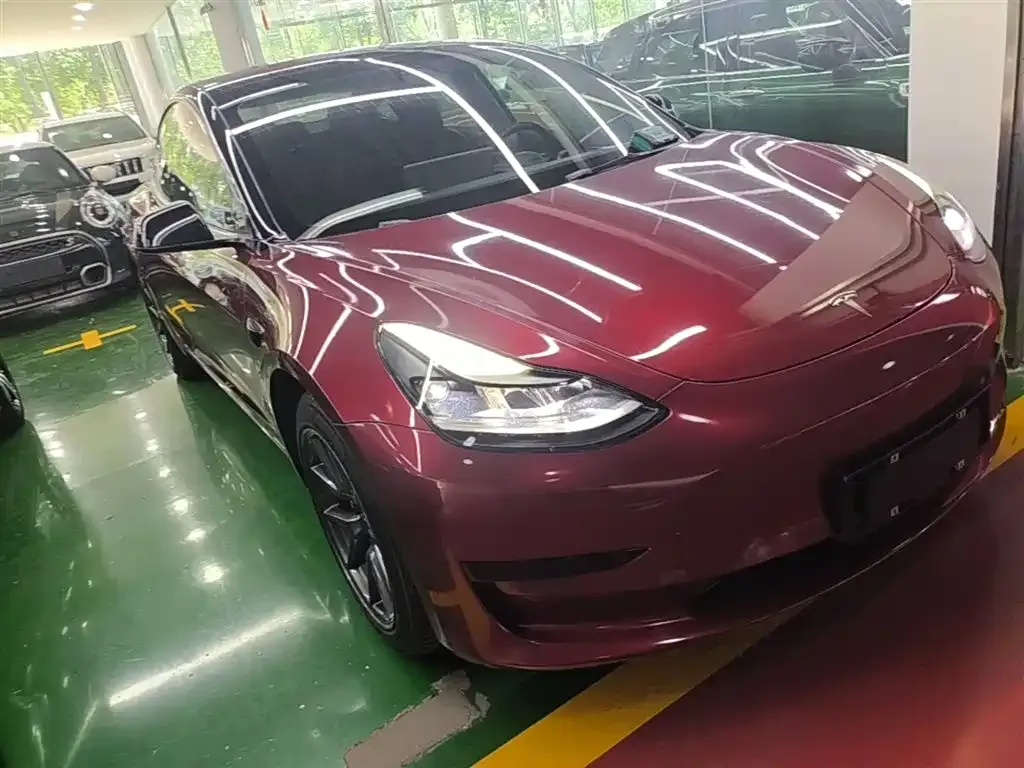 Tesla Model 3 — фото 5