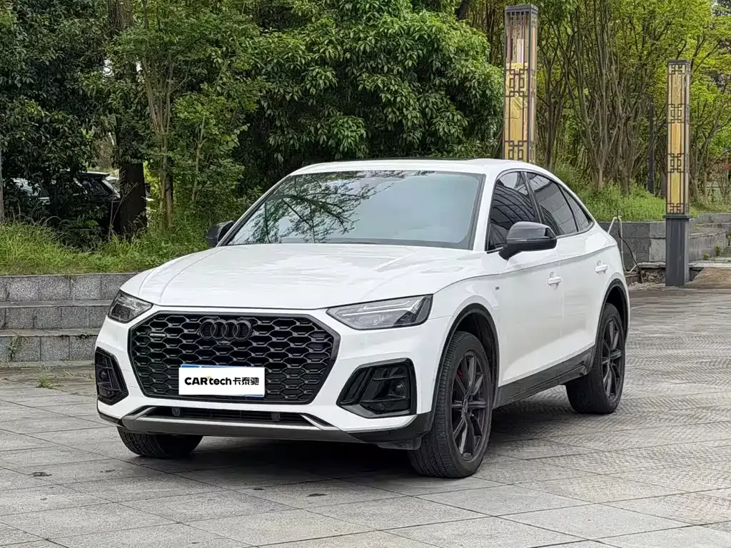 Audi Q5L Sportback — фото 1