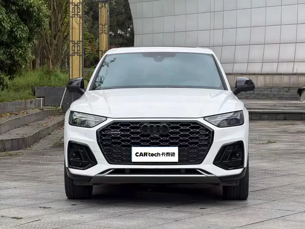 Audi Q5L Sportback — фото 4