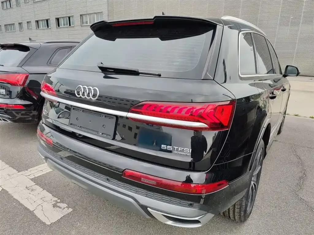 Audi Q7 — фото 5