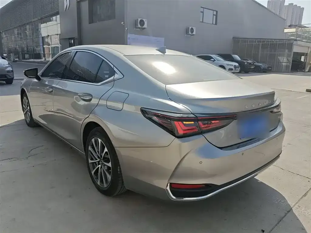 Lexus ES — фото 3