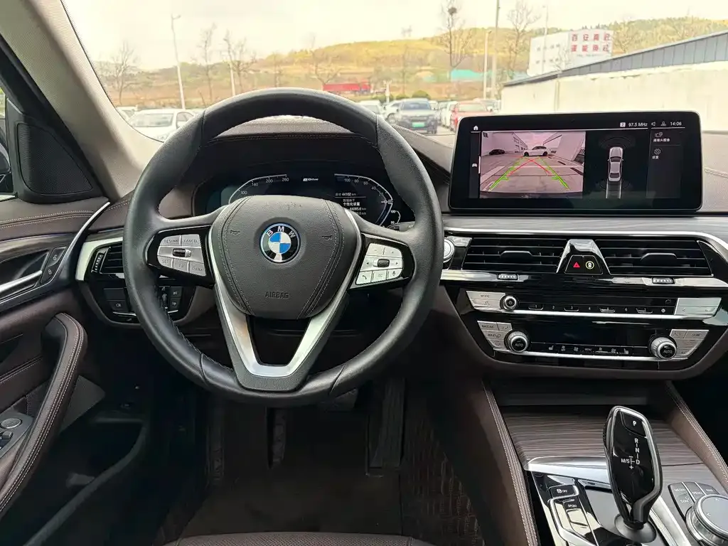BMW 5 Series New Energy — фото 4