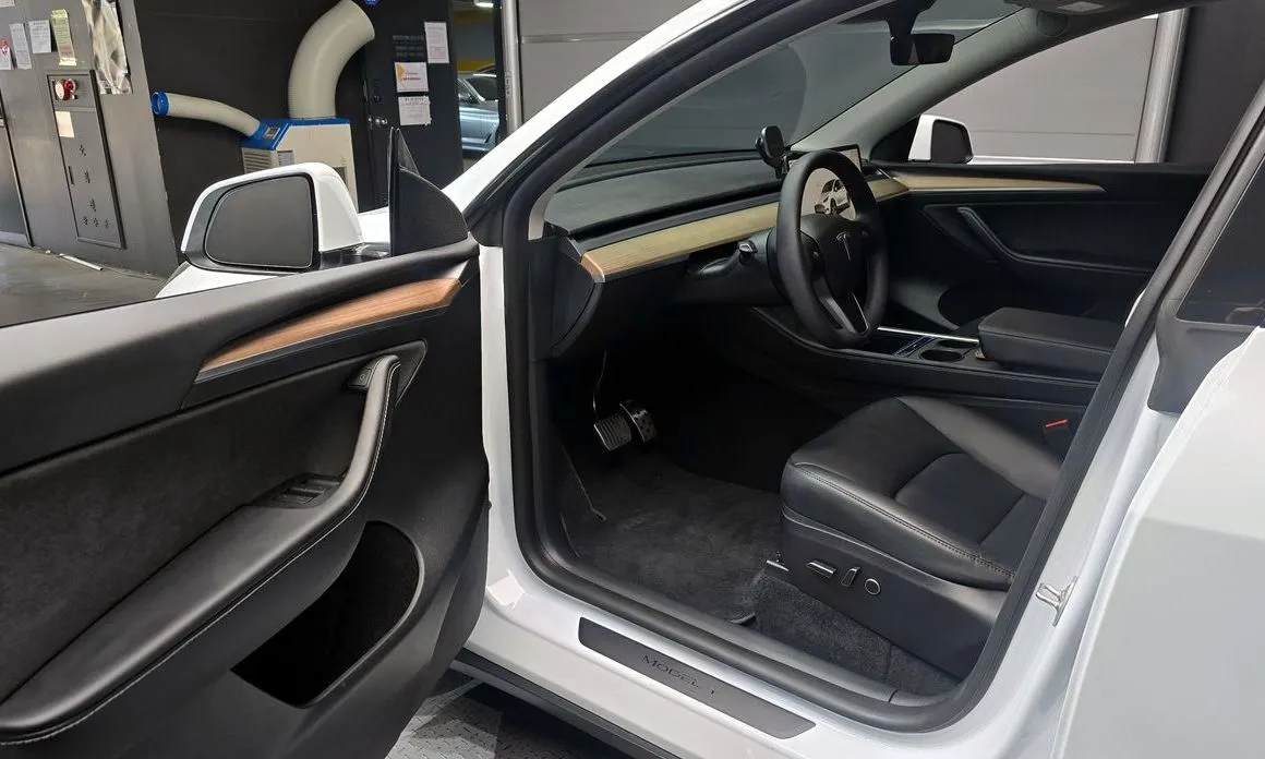 Tesla Model Y — фото 9
