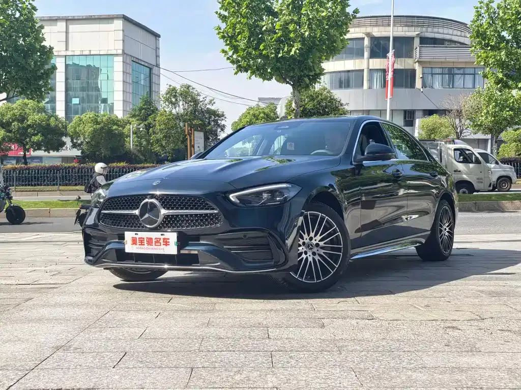 Mercedes-Benz C-Class — фото 1