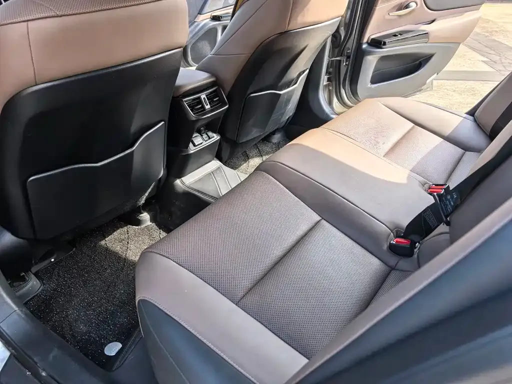Lexus ES 2022 из CN, фото 2