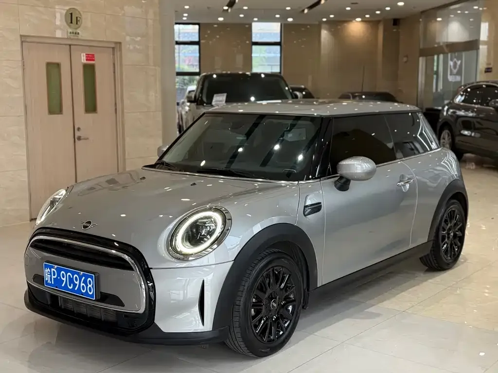 MINI Cooper (3-door) — фото 1