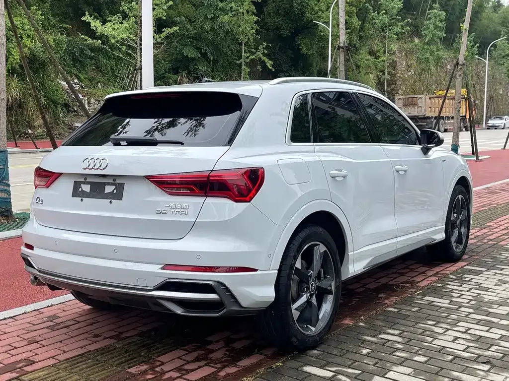 Audi Q3 — фото 8