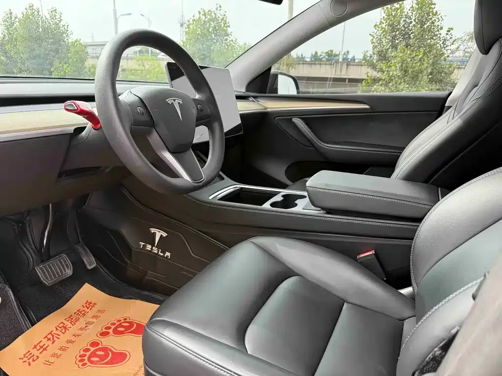 Tesla Model Y — фото 7
