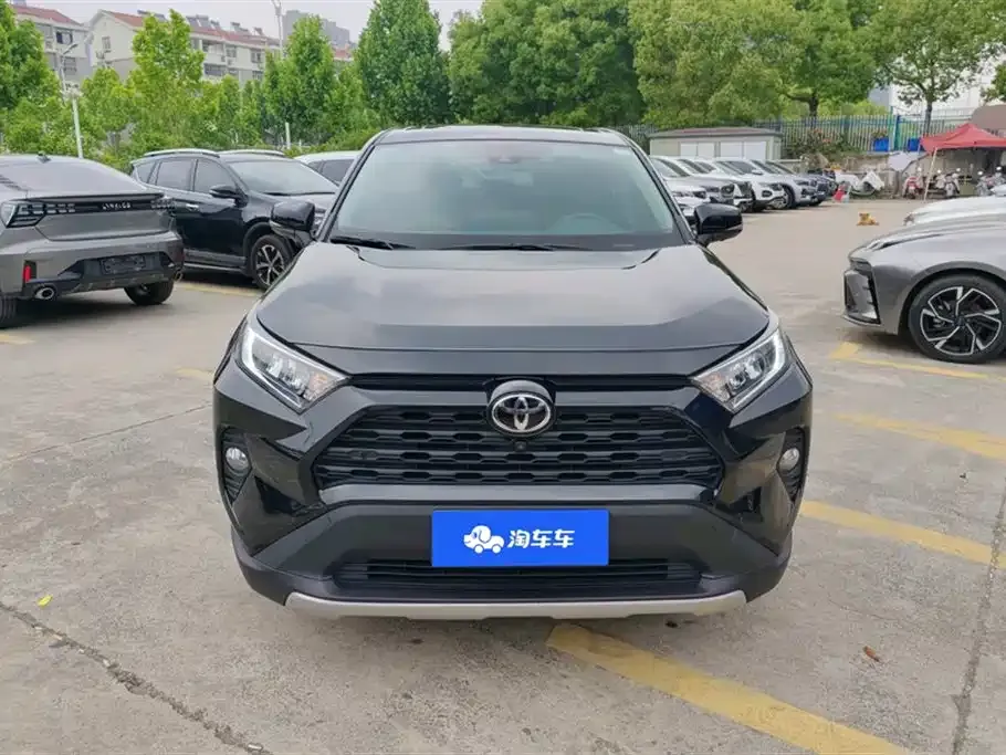 Toyota RAV4 — фото 9