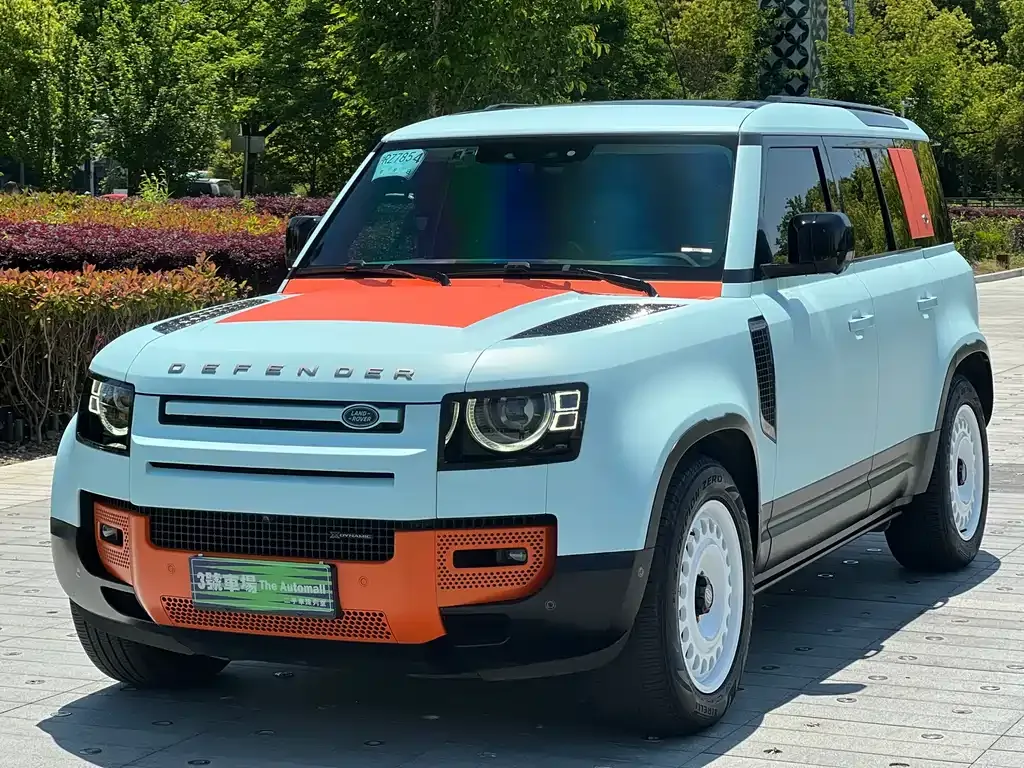 Land Rover Defender — фото 1