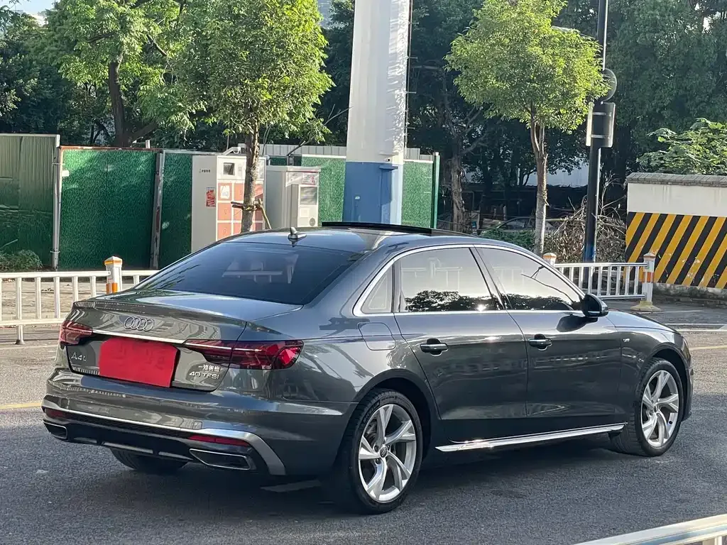 Audi A4L — фото 10