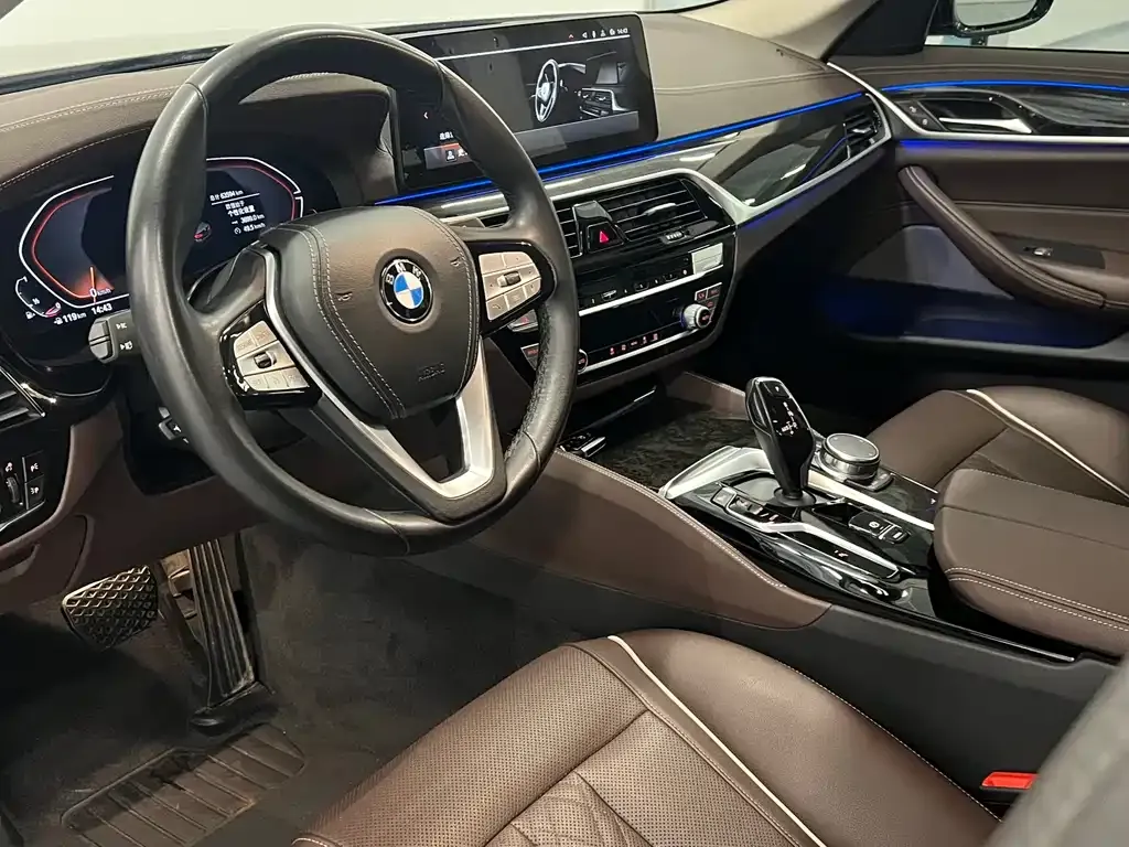 BMW 5 Series — фото 10