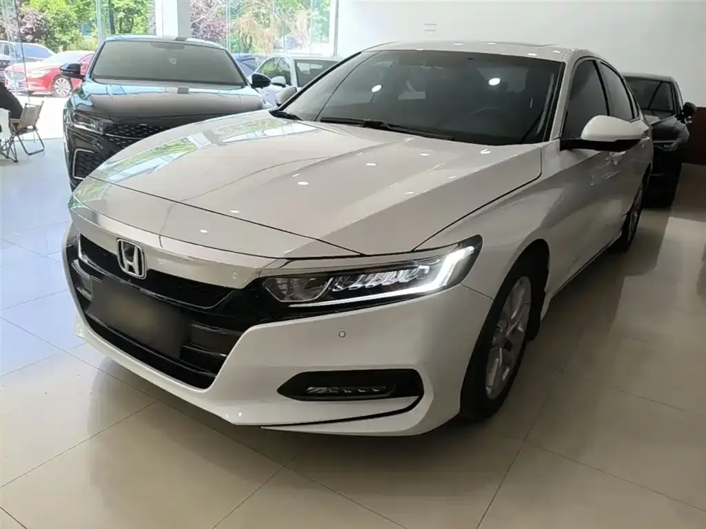 Honda Accord — фото 1