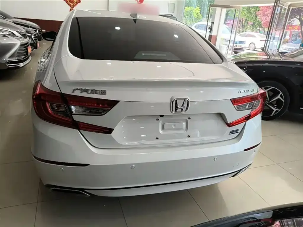 Honda Accord — фото 7