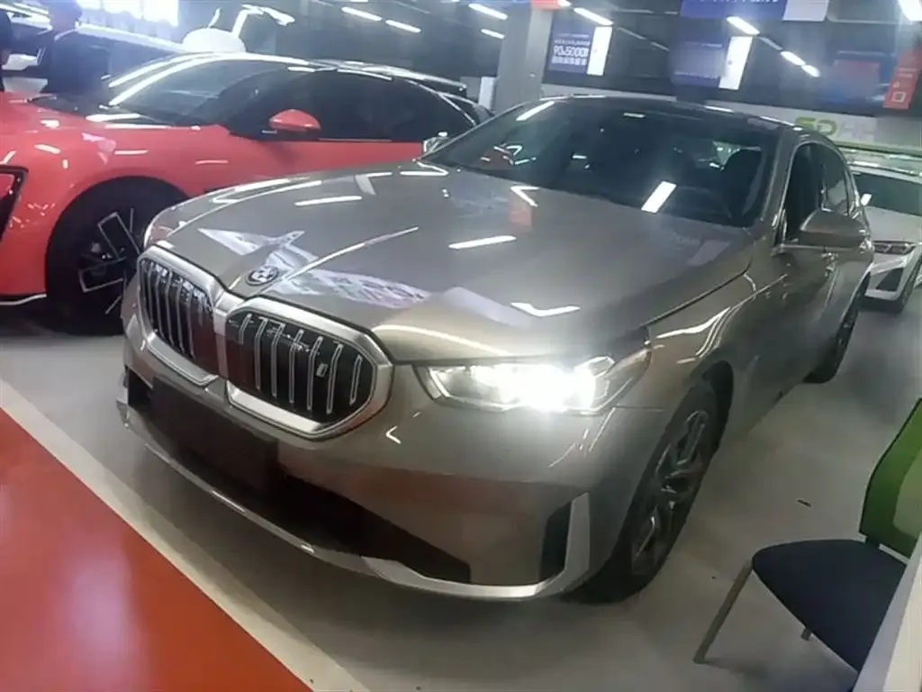 BMW i5