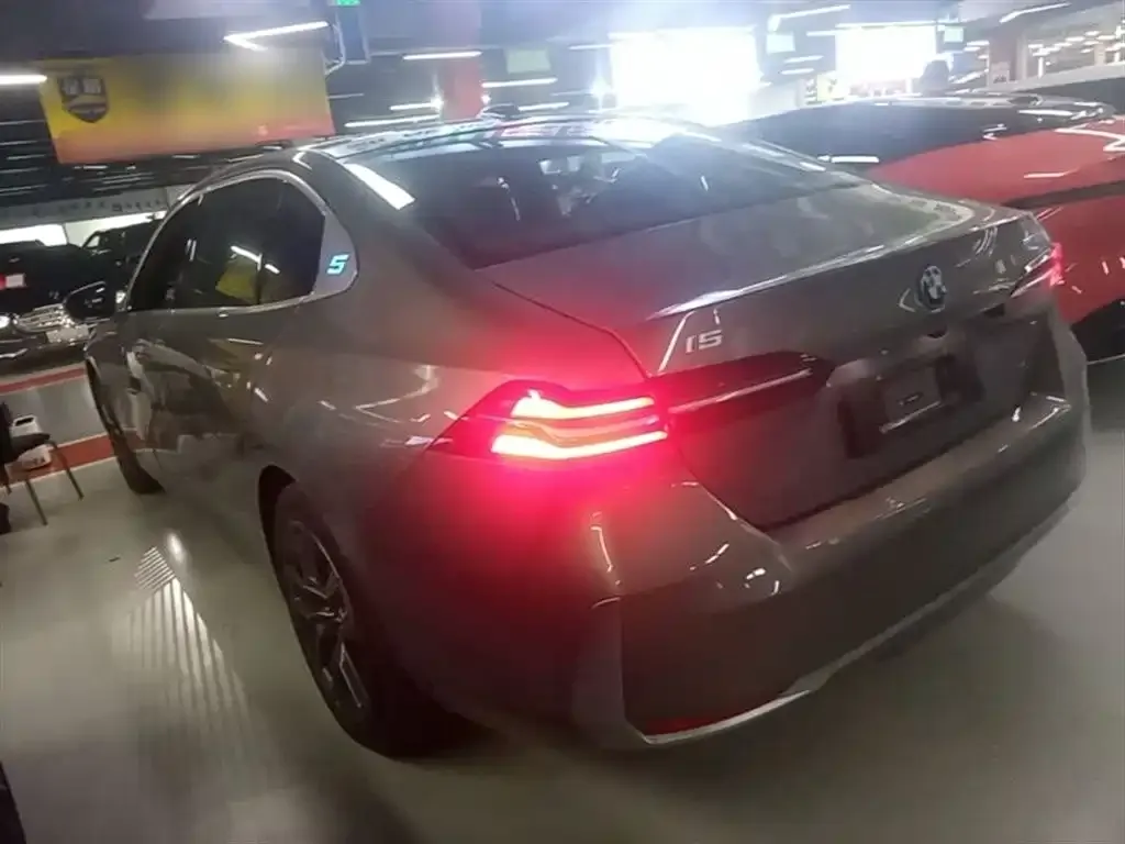 BMW i5 2025 из CN, фото 10