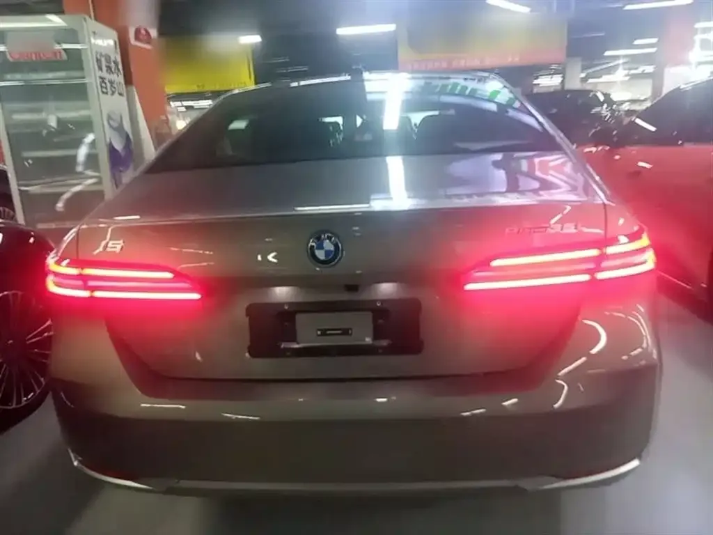 BMW i5 2025 из CN, фото 6