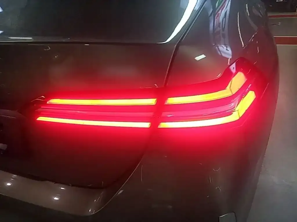 BMW i5 2025 из CN, фото 2