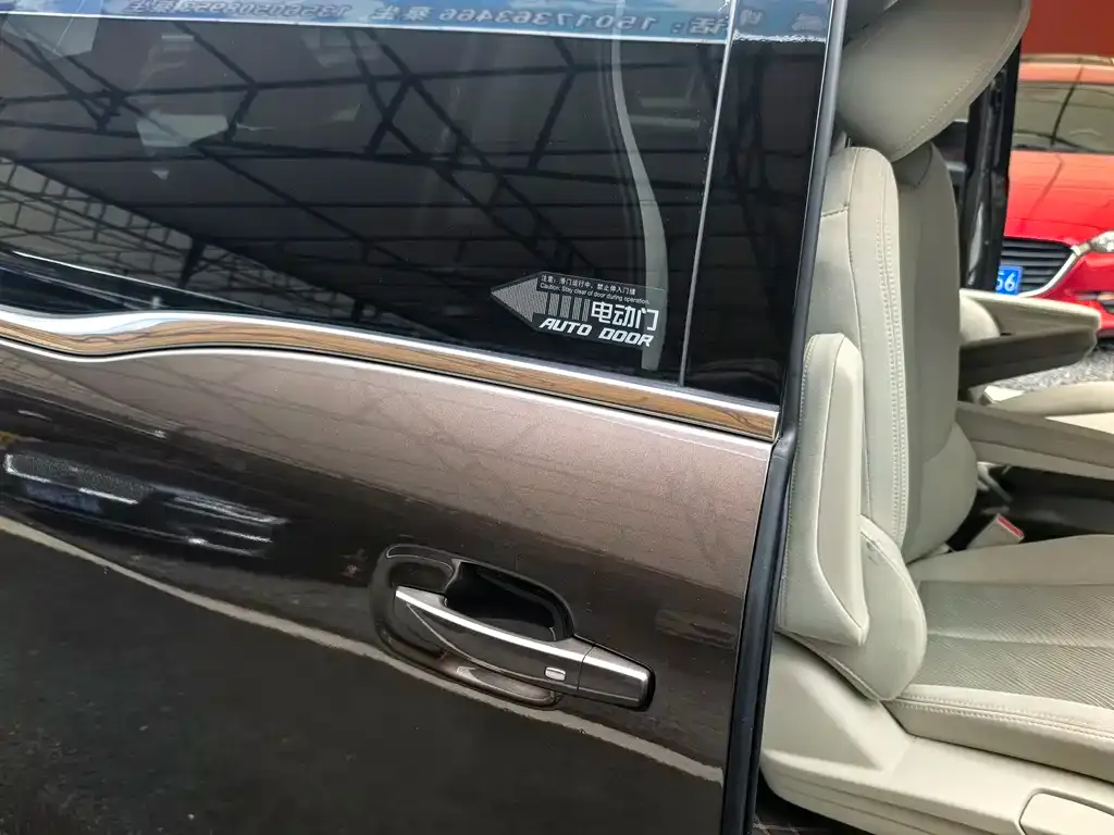 Buick GL8 2024 из CN, фото 3