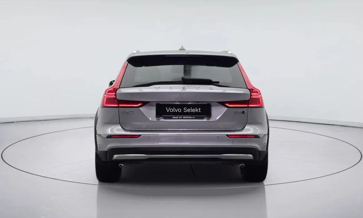 Volvo V60 2023 из KR, фото 2