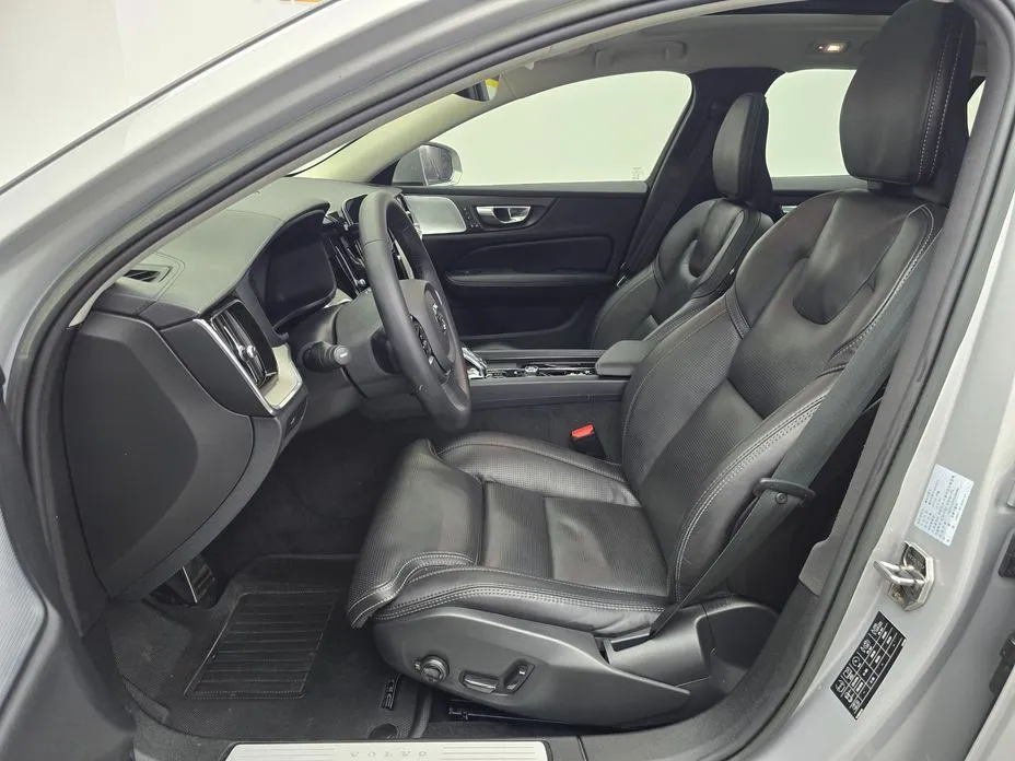 Volvo V60 2023 из KR, фото 7