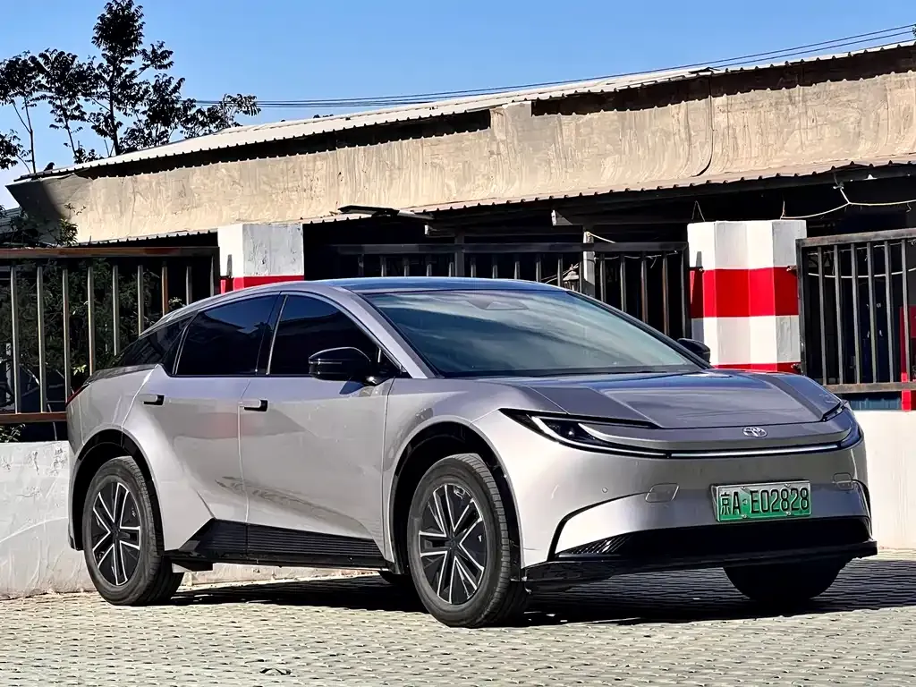 Toyota bZ5 2025 из CN, фото 10