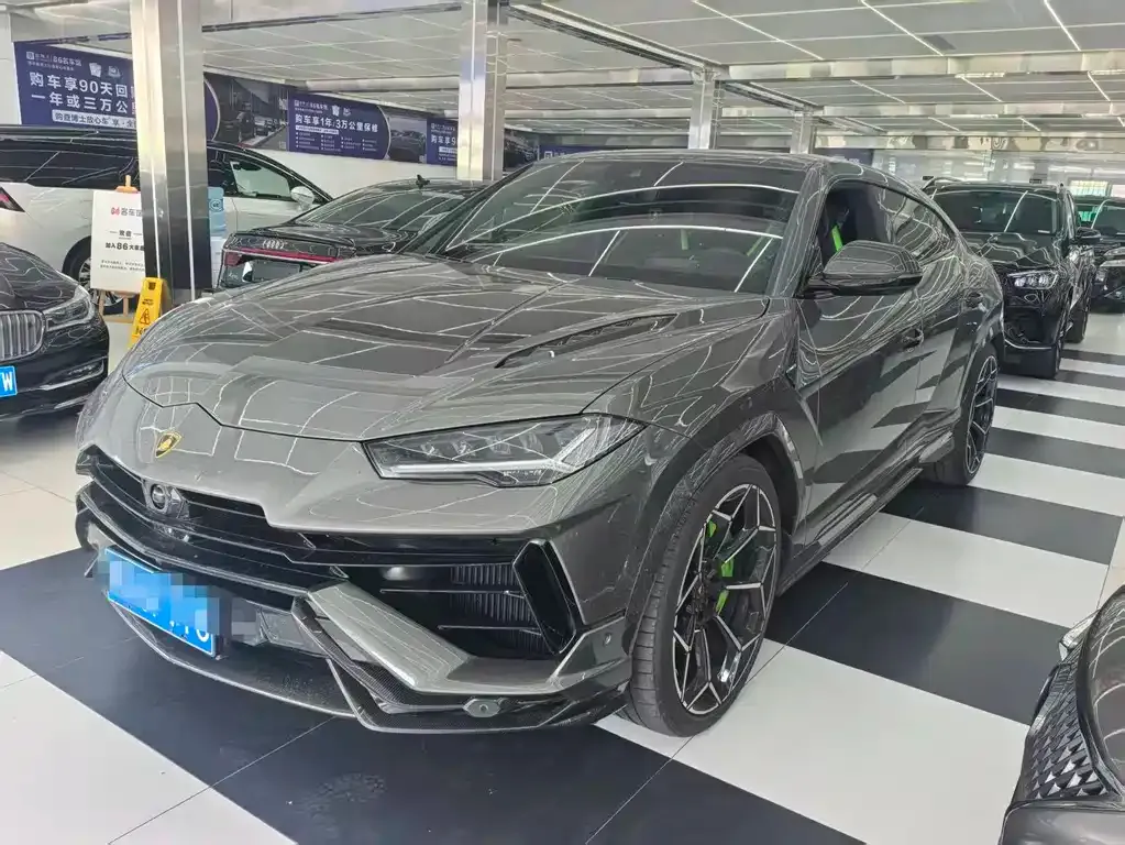 Lamborghini Urus — фото 1