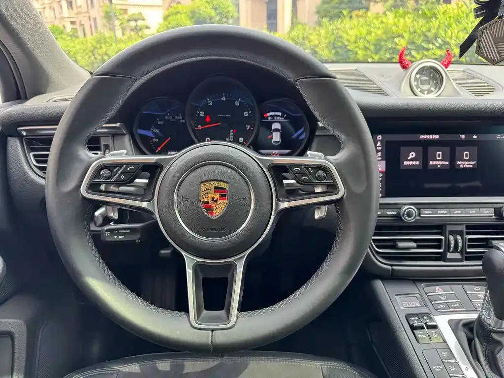 Porsche Macan — фото 6