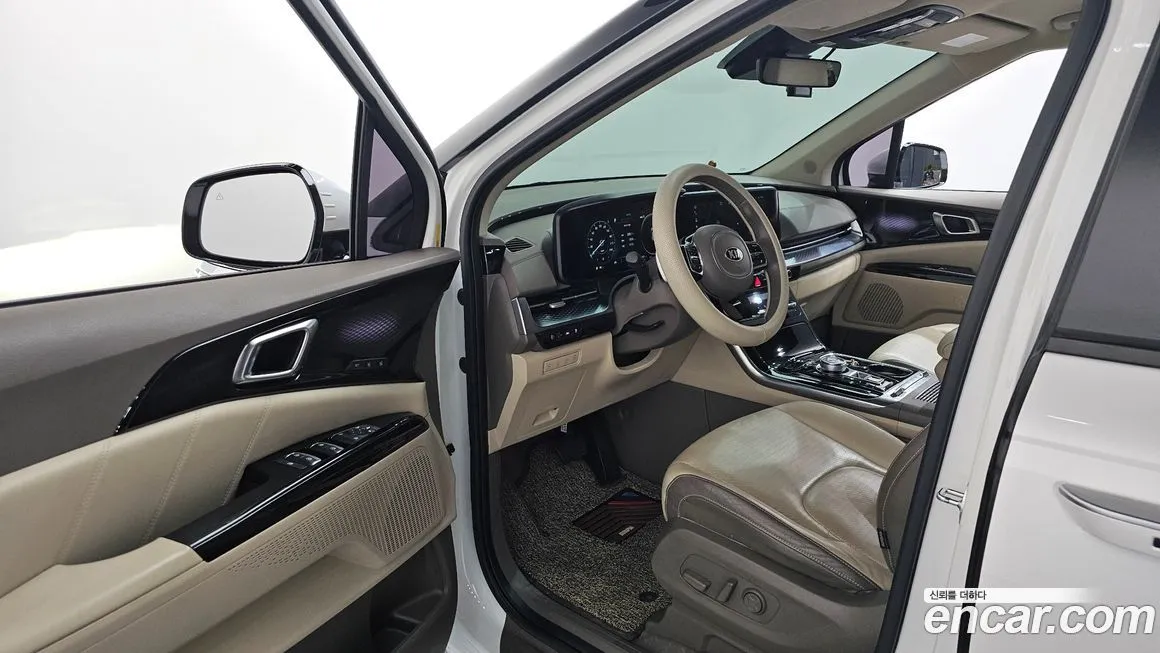 Kia Carnival — фото 10