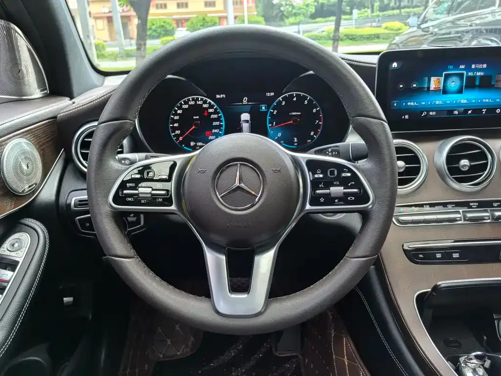 Mercedes-Benz GLC — фото 2