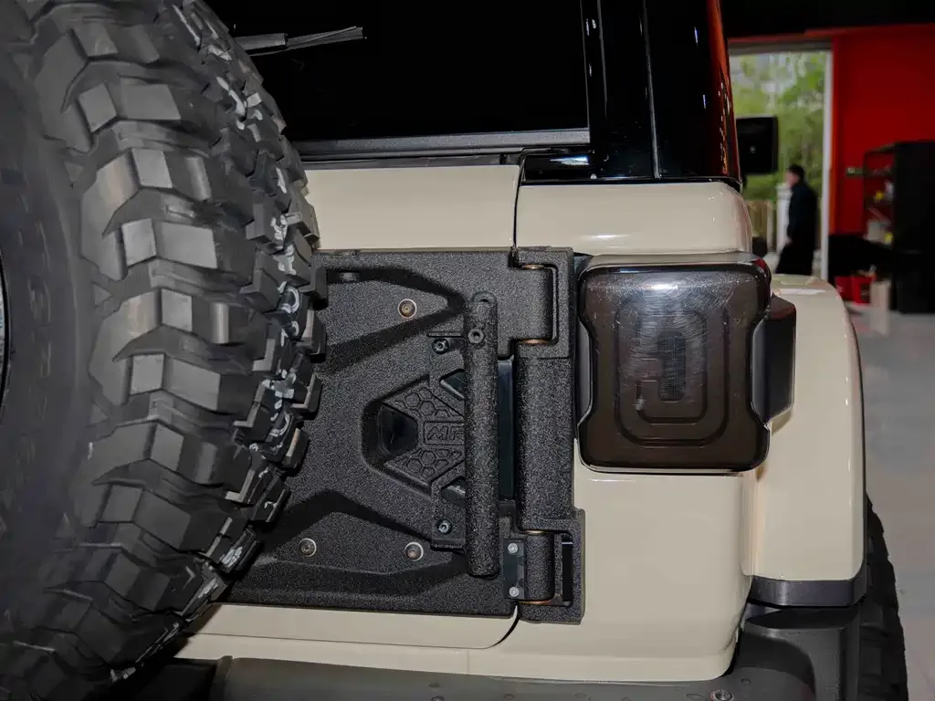 Jeep Wrangler — фото 9