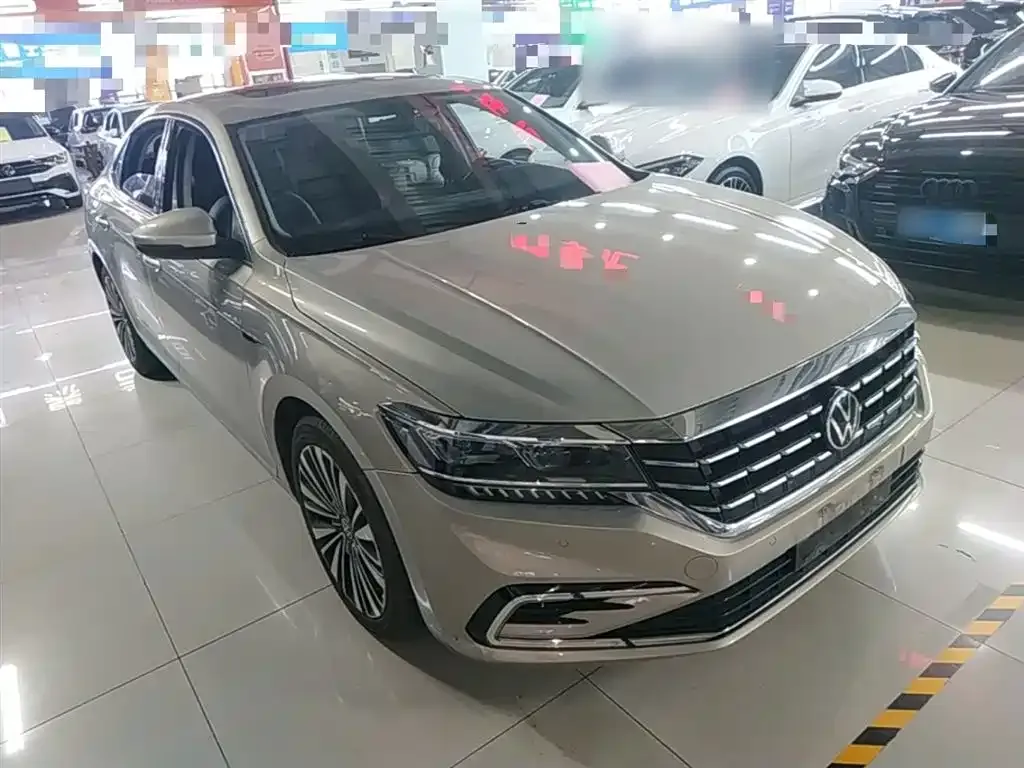 Volkswagen Passat — фото 10