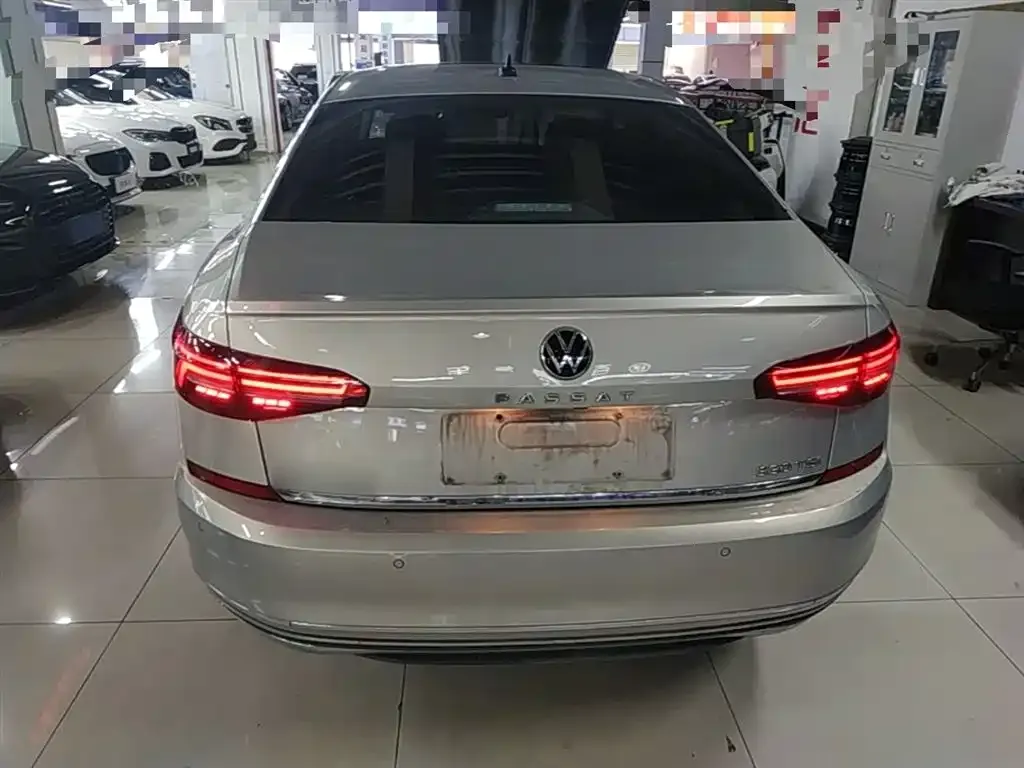 Volkswagen Passat — фото 4