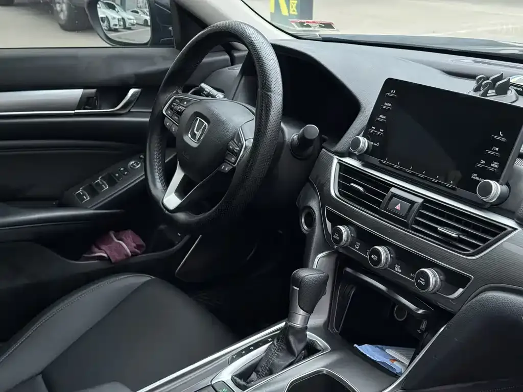 Honda Accord — фото 2