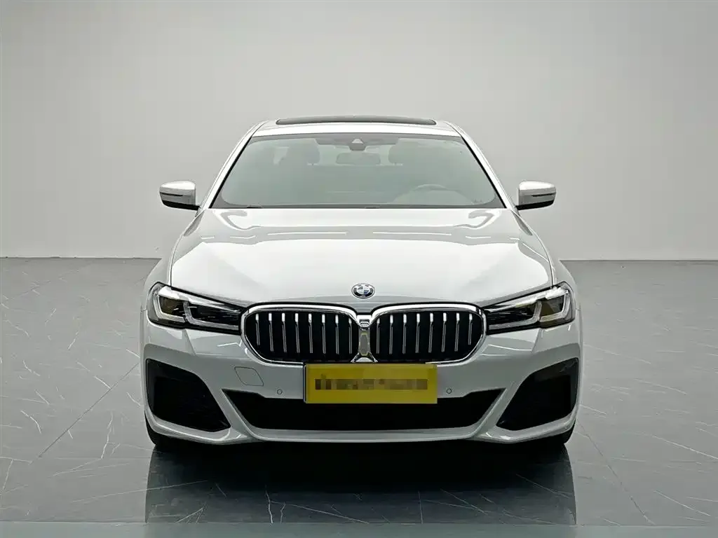 BMW 5 Series — фото 9