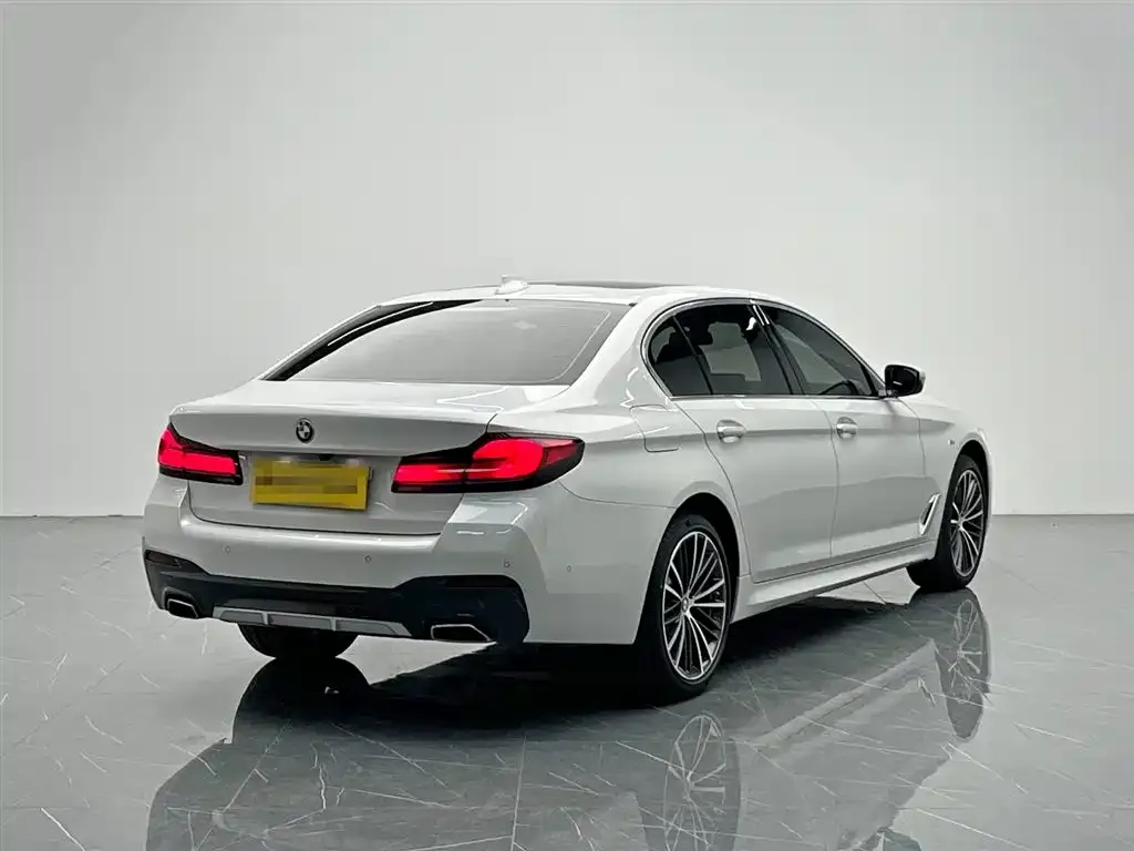 BMW 5 Series — фото 2