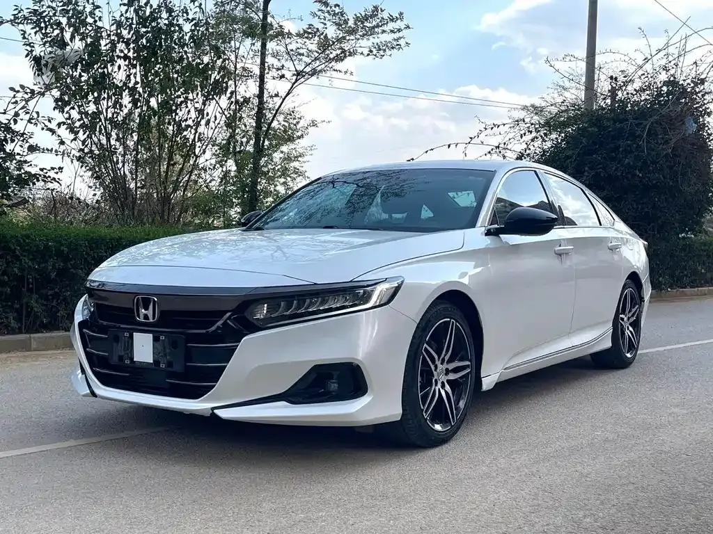 Honda Accord — фото 1