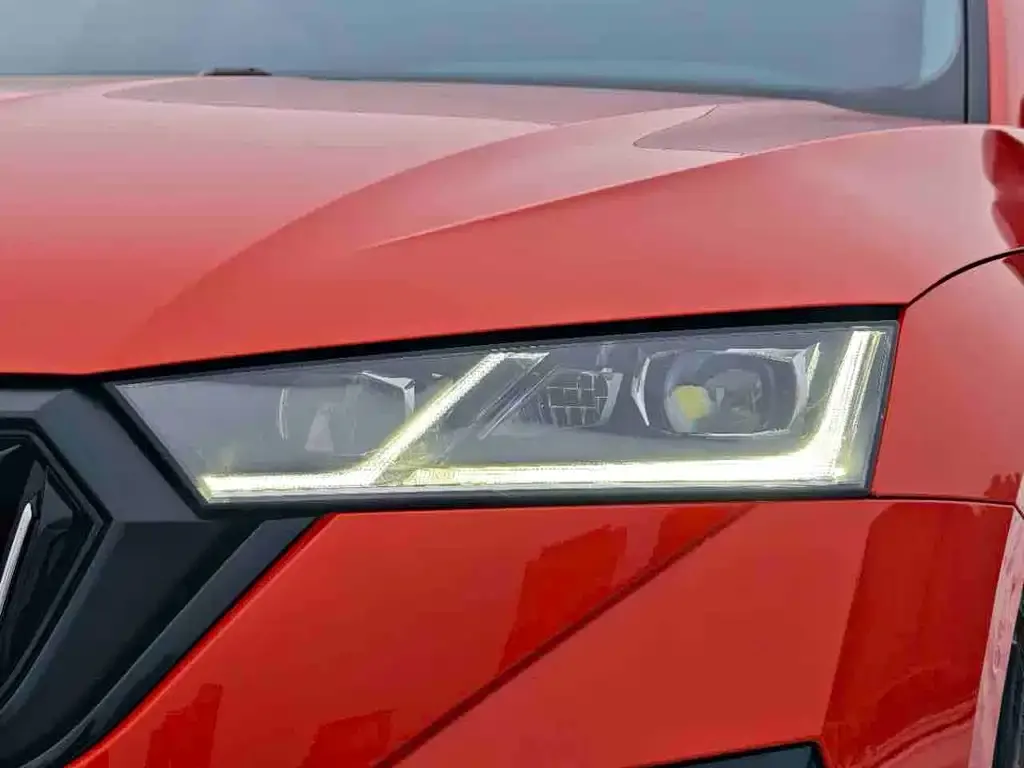 Skoda Octavia — фото 2