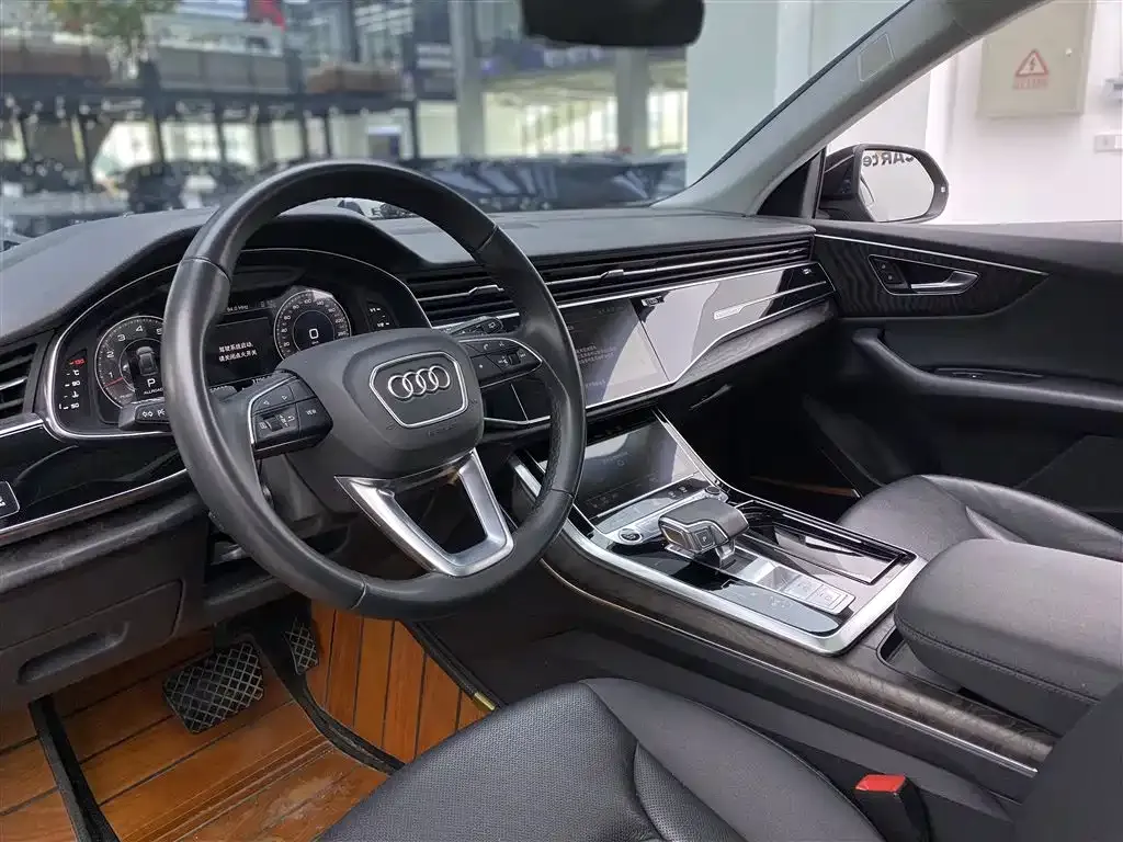 Audi Q8 2022 из CN, фото 10
