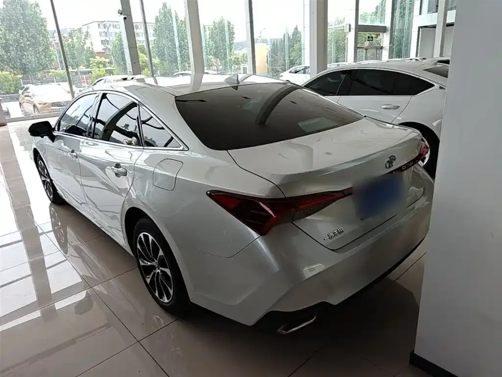 Toyota Avalon 2023 из CN, фото 8