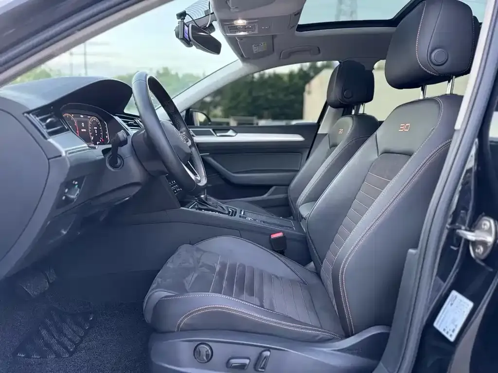Volkswagen Magotan 2022 из CN, фото 6