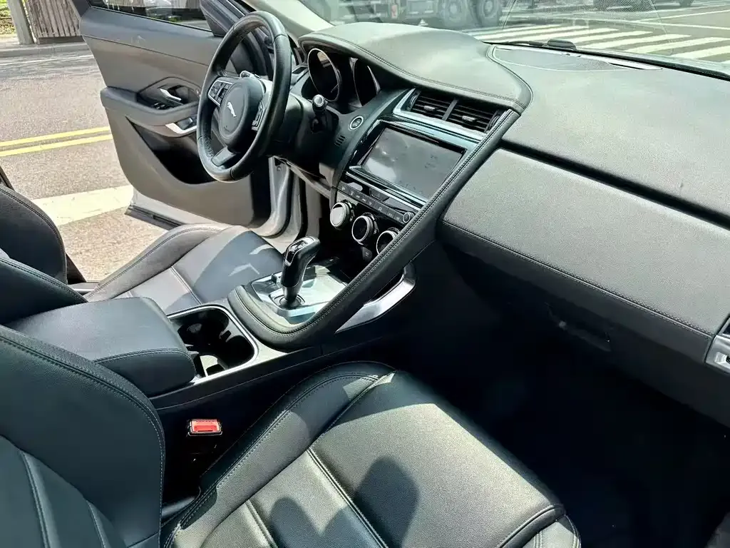 Jaguar E-PACE 2021 из CN, фото 5